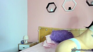 amateur beauty in lingerie masturbates on webcam