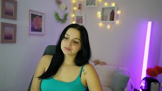 curvy big natural tits brunette teen babe webcam s
