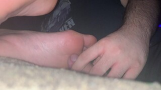 dick rubbed on mommy&amp;#039;s feet 2