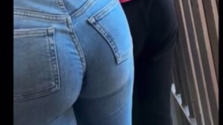 perfect teen bubble butt in jeans